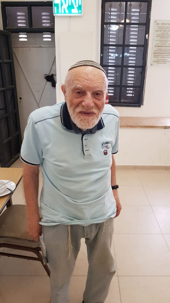 Yosef Damsker, 86, un sobreviviente del Holocausto que hizo aliá en 1990 desde Leningrado. Crédito: Shay Vizel.