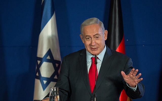 El primer ministro Benjamin Netanyahu habla durante una conferencia de prensa conjunta con la canciller alemana, Angela Merkel, en el Hotel King David en Jerusalén el 4 de octubre de 2018. (Hadas Parush / Flash90)