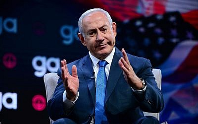El primer ministro Benjamin Netanyahu en la Asamblea General anual de la federación judía en Tel Aviv, el 24 de octubre de 2018 (Tomer Neuberg / Flash90)