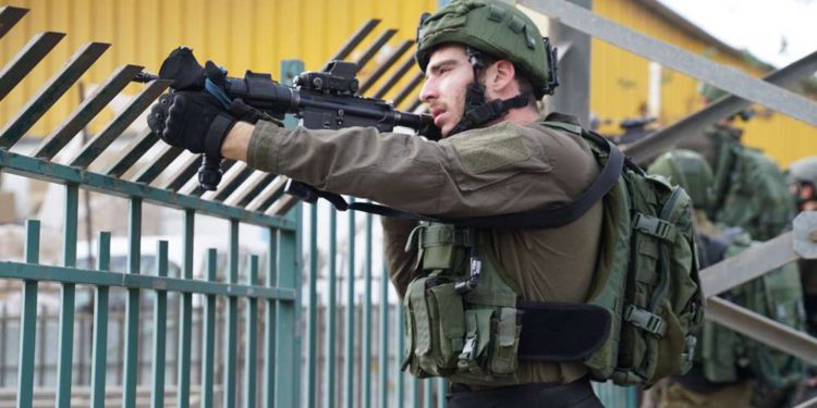 FDI busca al terrorista palestino armado que huyó después del ataque