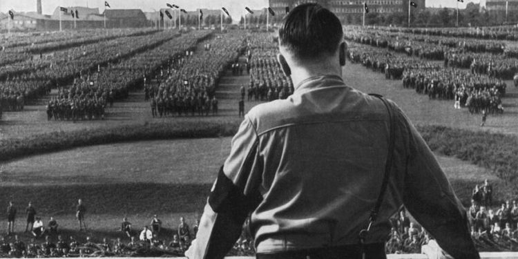 Uno de los últimos parientes vivos de Adolf Hitler estaba comprometido con una judía