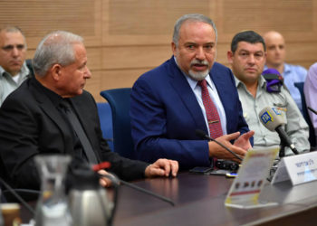 Liberman dice que Israel ha “agotado todas las opciones” en Gaza