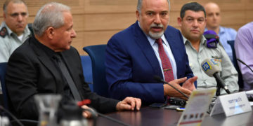 Liberman dice que Israel ha “agotado todas las opciones” en Gaza