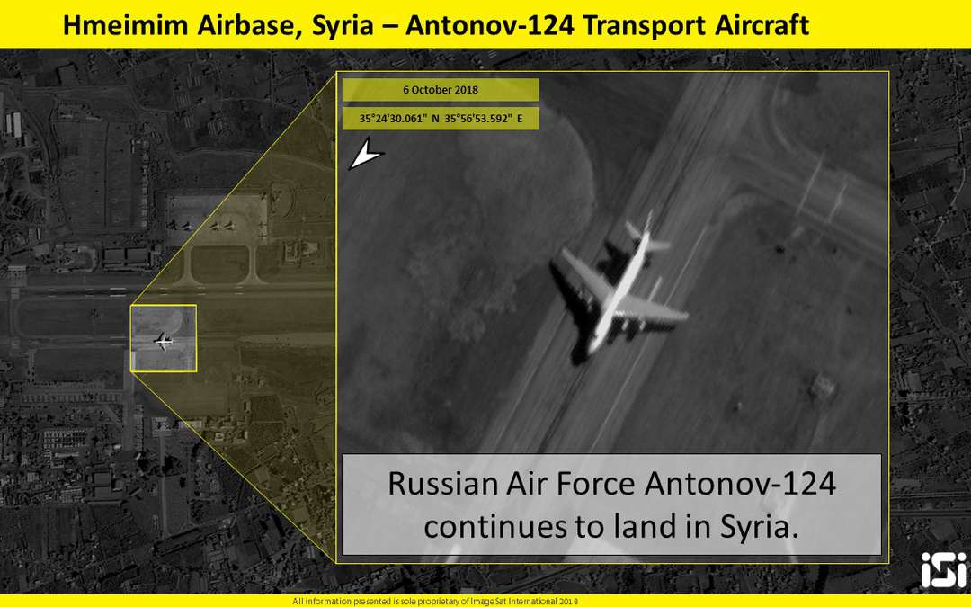 Imagen satelital que muestra un avión de transporte ruso que aterriza en un campo aéreo de Siria el 6 de octubre de 2018. (ImageSat International)