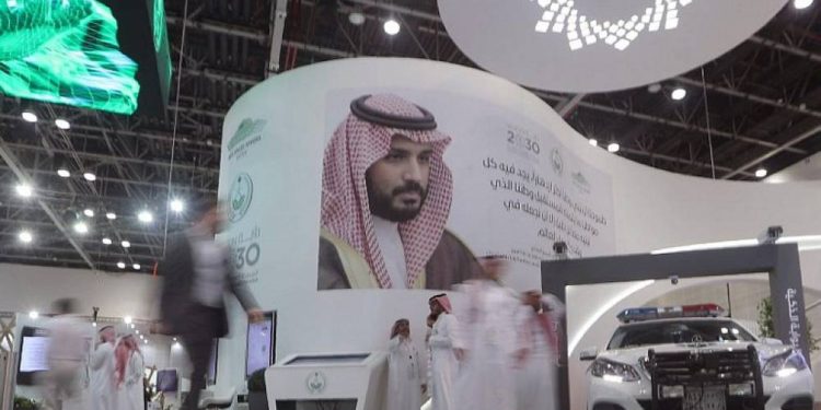 Furor por el asesinato de un periodista que no sacará del poder al príncipe saudí