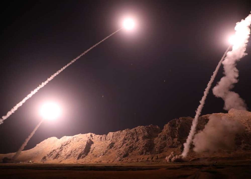 Guardia Revolucionaria de Irán lanza misiles en Siria por el ataque del desfile