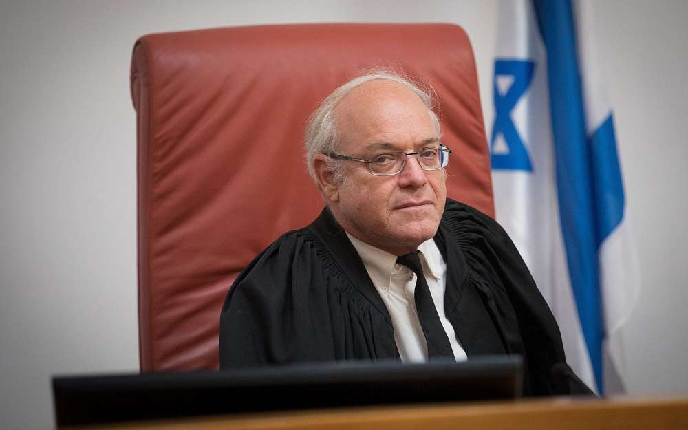 El juez de la Corte Suprema Neal Hendel en la Corte Suprema de Jerusalén el 23 de abril de 2018. (Yonatan Sindel / Flash 90)