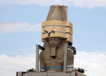 Arqueólogos encuentran asiento del faraón Ramsés II