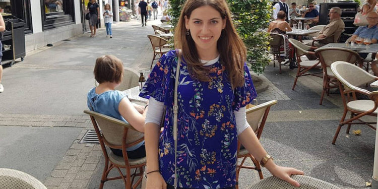 Hija de un rabino ortodoxo busca hacer historia política en Bélgica