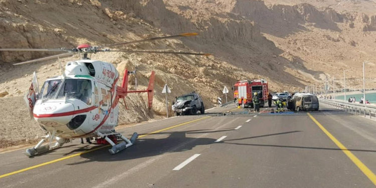 Dos adultos y seis niños fallecen durante accidente automovilístico en el Mar Muerto