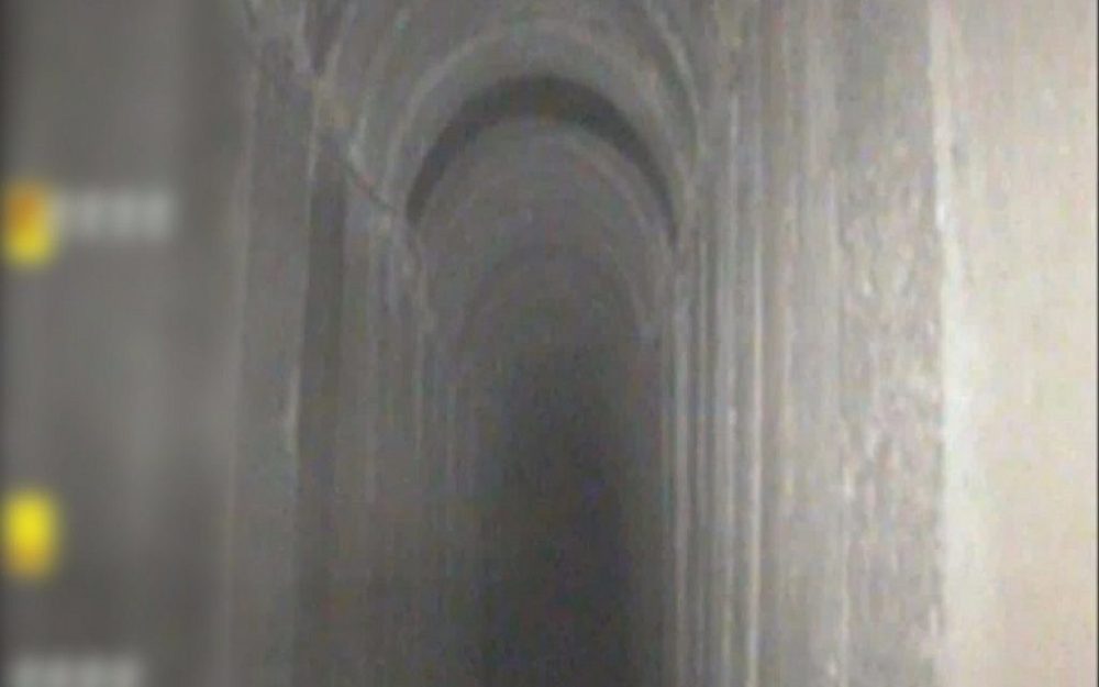 El interior de un túnel de ataque de Hamás que penetró el territorio israelí y fue destruido por el ejército israelí el 11 de octubre de 2018. (Fuerzas de Defensa de Israel)