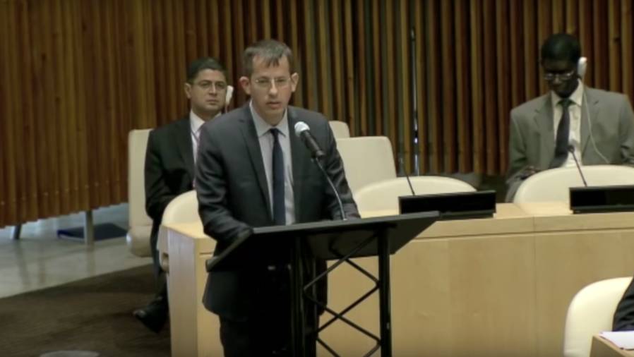 El director de B'Tselem, Hagai El-Ad, habla ante el Consejo de Seguridad de la ONU el 14 de octubre de 2016. (captura de pantalla de YouTube)