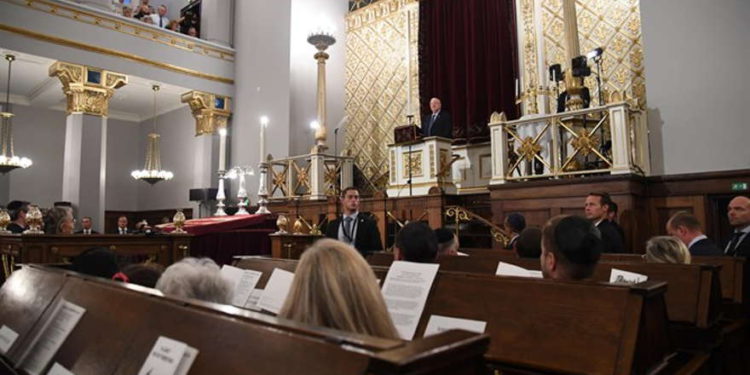 Haim Zach / GPO Rivlin en la Gran Sinagoga de Copenhague