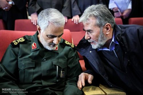 Ziad Nakhala y el general de Irán Qassem Soleimani, comandante de la brigada Al Quds de la Guardia Revolucionaria Iraní.