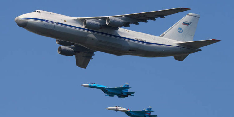 Rusia utiliza los aviones militares más grandes del mundo para entregar el sistema S-300 a Siria