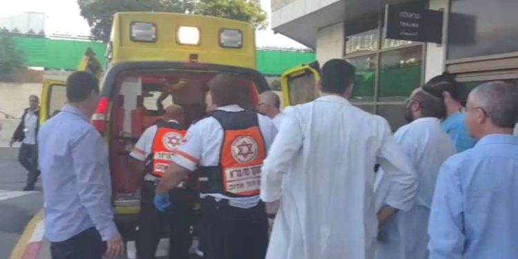 Reservista FDI apuñalado en la cara durante ataque terrorista mejora
