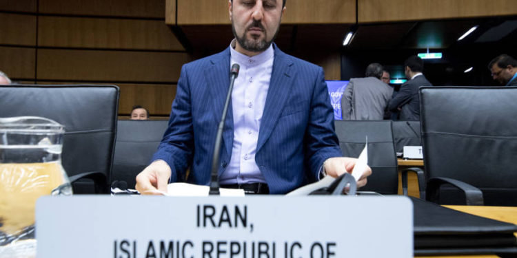 OIEA: “Irán se adhiere al Acuerdo Nuclear” a medida que las sanciones de EE.UU surten efecto