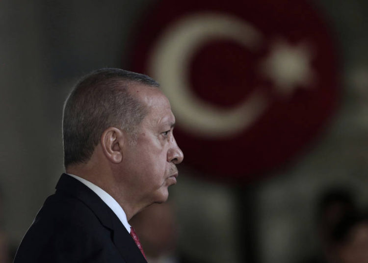 Turquía recluta sirios para luchar en Libia