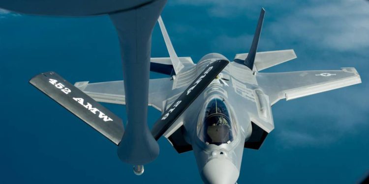 F-35 vs. el resto: ¿Cuál de estos 5 será el nuevo caza de combate de Canadá?