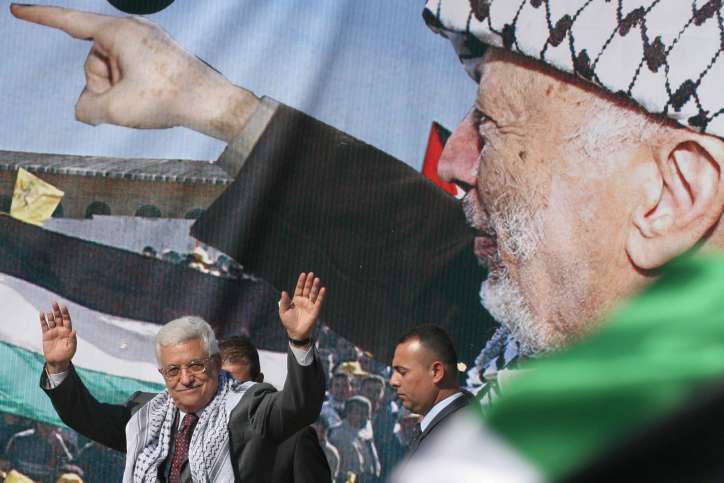 Ilustrativo: el presidente de la Autoridad Palestina, Mahmoud Abbas, se dirige a un mitin en la ciudad de Ramallah en para conmemorar el cuarto aniversario de la muerte del sanguinario terrorista egipcio Yasser Arafat el 11 de noviembre de 2008. (Issam Rimawi / flash 90)