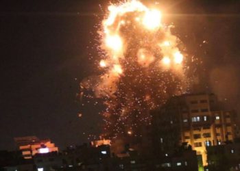 Ejército de Israel bombardea la estación Al-Aqsa TV de Hamas en Gaza