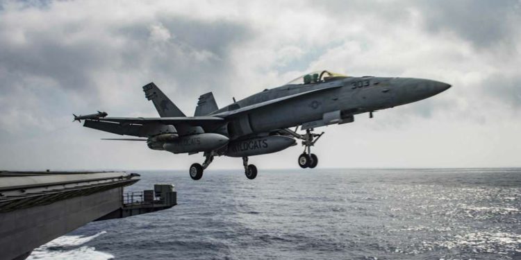 Un cazabombardero F-18 de Estados Unidos se estrelló en el Mar de Filipinas