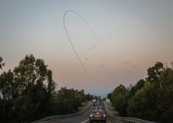 Cohete disparado por terroristas de Gaza, cayó en Gaza