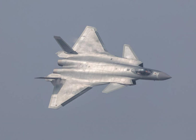 ¿Por qué el F-35 Raptor es superior al caza de combate furtivo J-20 de China?