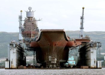 Rusia admite que no puede reparar el Kuznetsov, su único portaaviones