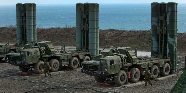 Ucrania condena el plan de Rusia para desplegar misiles S-400 en Crimea