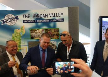 Contrario al BDS, israelíes y palestinos trabajan juntos en el Valle del Jordán