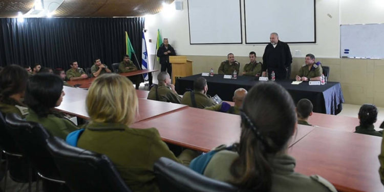 Liberman: el gobierno otorgó “inmunidad” a los líderes terroristas de Hamas