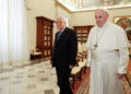 Papa Francisco renueva su pedido a una solución de dos Estados después de reunirse con Abbas