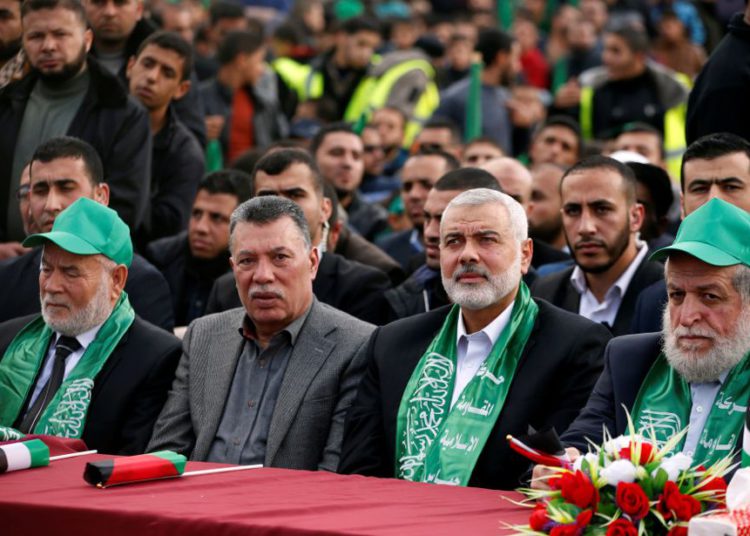 l jefe de Hamas, Ismail Haniyeh, asiste a un mitin del 30 aniversario de la fundación de Hamas, en la ciudad de Gaza, el 14 de diciembre de 2017. (Crédito de la foto: MOHAMMED SALEM / REUTERS)