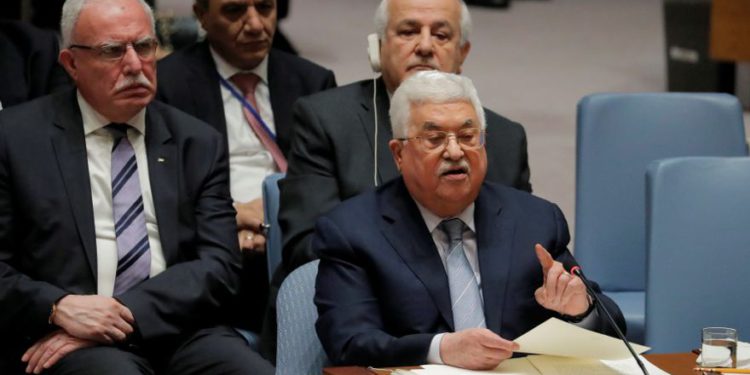 El presidente de la Autoridad Palestina, Mahmoud Abbas, habla en las Naciones Unidas, febrero de 2018. (crédito de foto: LUCAS JACKSON / REUTERS)
