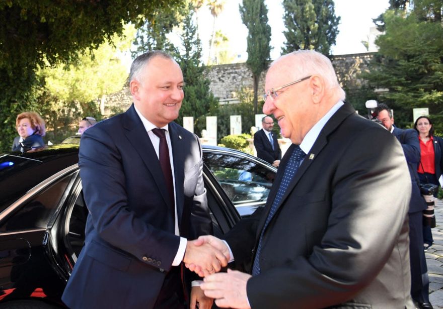 El presidente Rivlin se reunió con el presidente Igor Dodon de Moldavia. . (Crédito de la foto: HAIM ZACH / GPO)