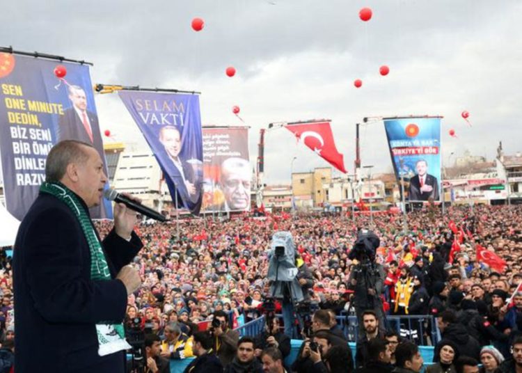 El presidente turco, Tayyip Erdogan, se dirige a sus partidarios en Konya, Turquía, el 17 de diciembre de 2018. (Crédito de la foto: REUTERS ATTENTION EDITORS)