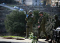FDI establece puestos de control en Ramallah mientras continúa la búsqueda de los terroristas de Ofra