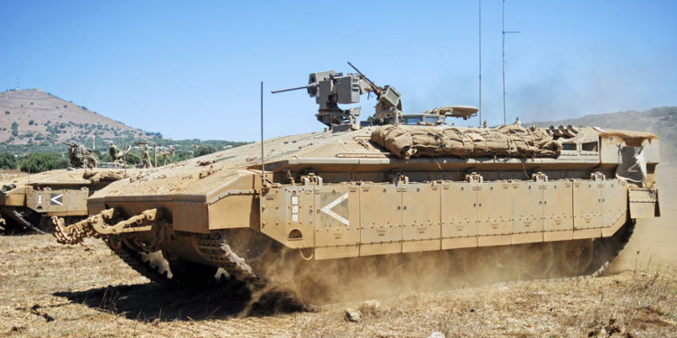Vehículo de combate de infantería israelí demuestra su capacidad anti-tanque
