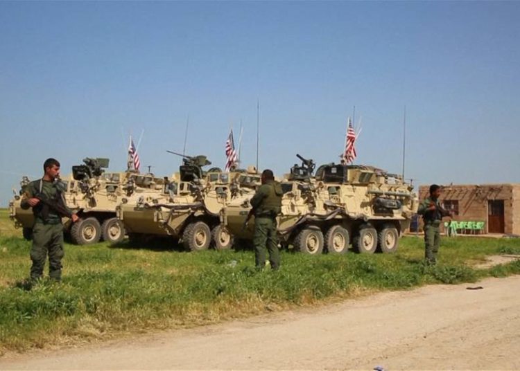 Funcionarios estadounidenses consideran retirada militar total de Siria