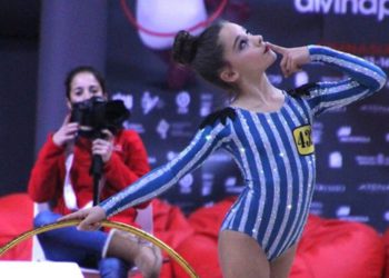 Gimnastas rítmicas españolas en trajes de Auschwitz
