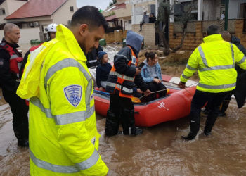 80 personas evacuadas debido a inundaciones en ciudad central de Israel