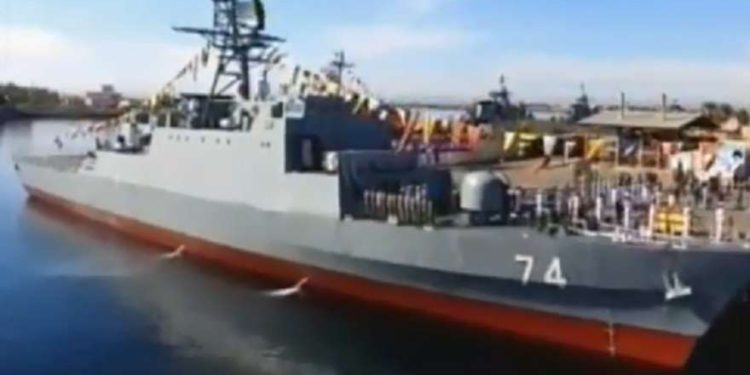 Irán dice que ha lanzado un destructor de fabricación nacional