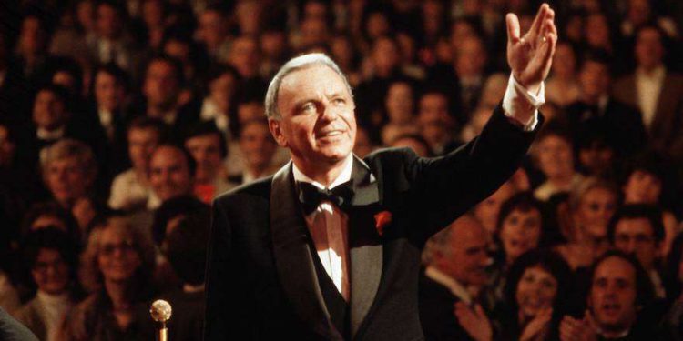 Kipá de Frank Sinatra subastado de $ 9,000