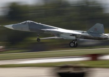La nueva característica del Su-57 sirve para distraer, no al enemigo, sí al comprador