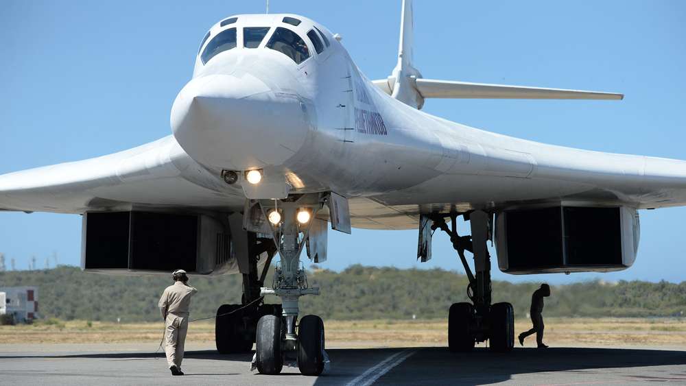 Rusia envía dos bombarderos rusos Tu-160 a Venezuela para maniobras  militares