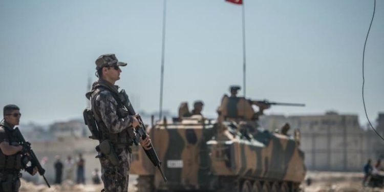 Turquía advierte a Francia sobre la protección a las milicias kurdas sirias