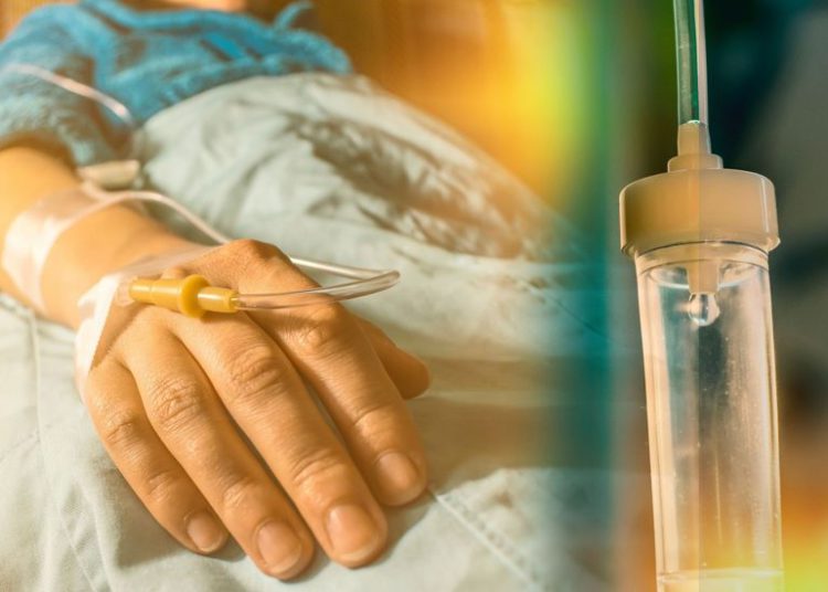 Una imagen ilustrativa de un paciente con cáncer y goteo de perfusión. (CIPhotos, iStock por Getty Images)