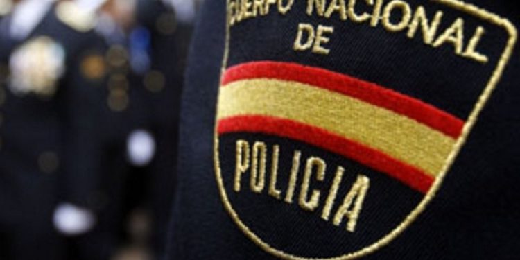 Policía española arresta a tres detrás de sitio web antisemita y neonazi