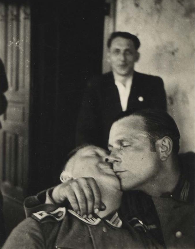 Colección de fotos revela el travestismo entre soldados nazis de Alemania